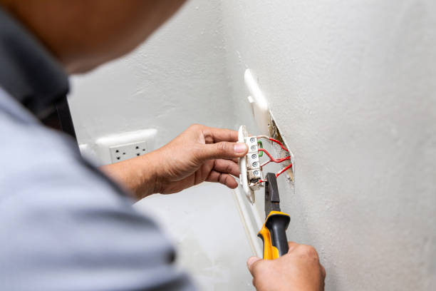 Best Circuit Breaker Repair  in Mirrormont, WA